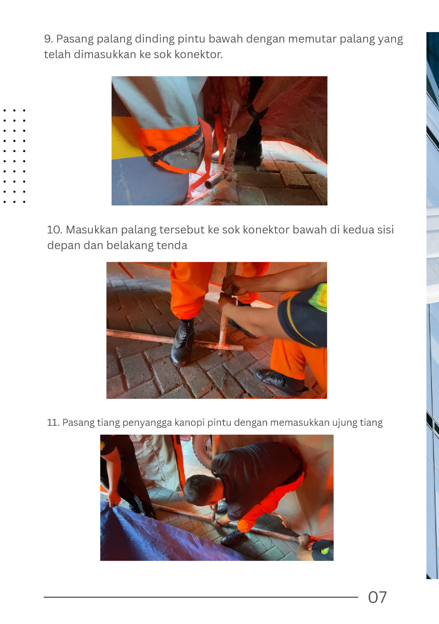 9. Pasang palang dinding pintu bawah dengan memutar palang yang